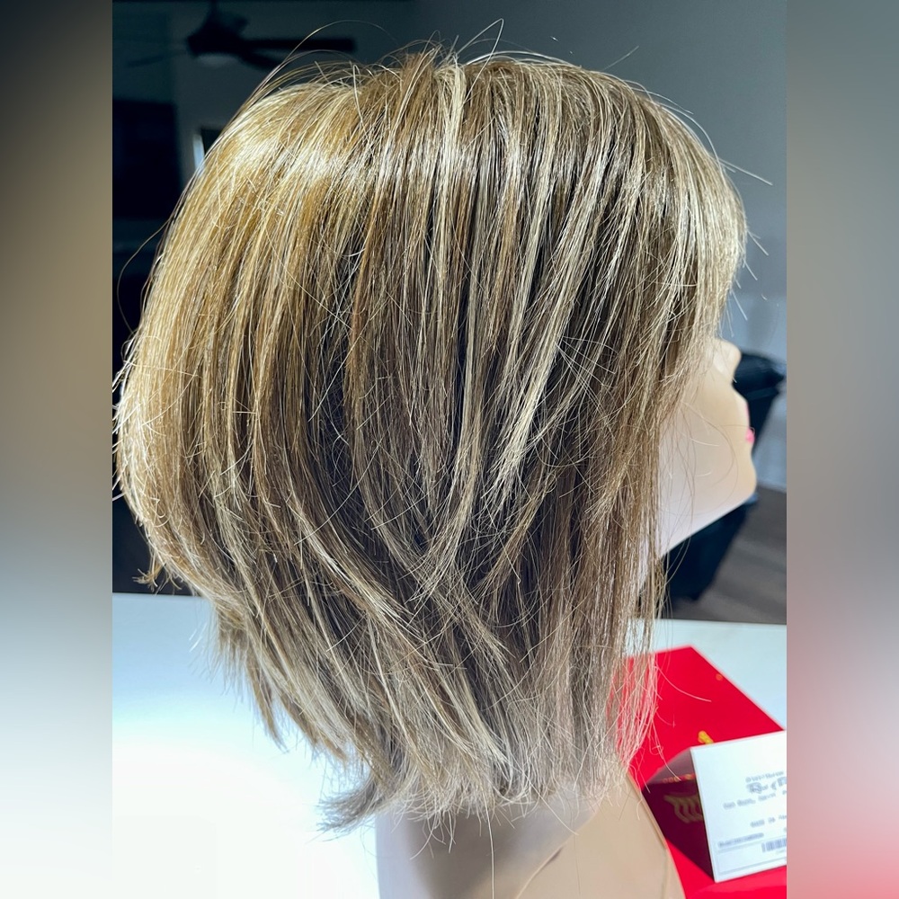 Brown and Tan Layered Wig with Feathered Ends - Picture 3 of 10